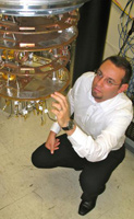 Постдокторант отделения физики Калифорнийского университета в Санта-Барбаре Маттео Мариантони