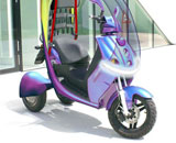 Трехколесный скутер подойдет тем, кто не умеет ездить на двух колесах