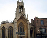 В английской церкви рядом с алтарем найдено загадочное захоронение