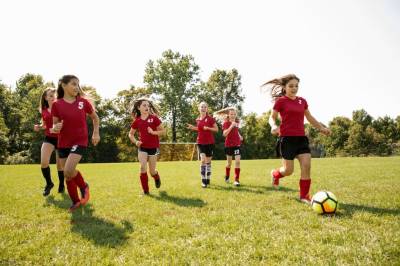 Гиперактивным девочкам полезно заниматься спортом