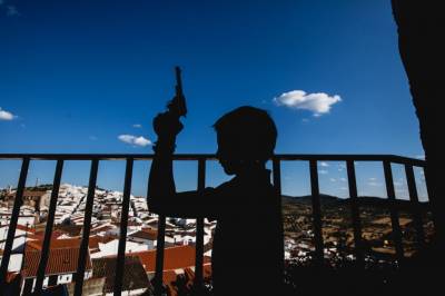 Видеоролик про оружие снижает риск неосторожного обращения среди детей