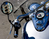 Мотоциклетные шлемы не способствуют нормальному слуху