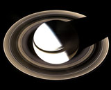 Кольца Сатурна - это настоящее скопление древностей